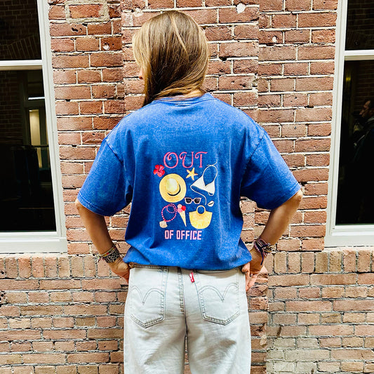 Oversized t-shirt - Out of office - blue backprint