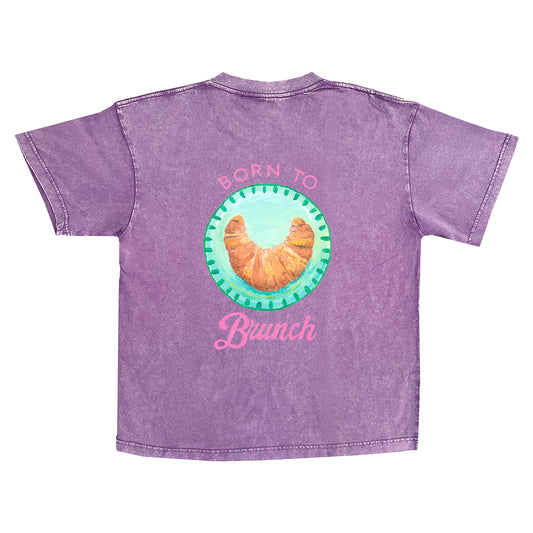 Oversized t-shirt - Born to brunch - lilac backprint